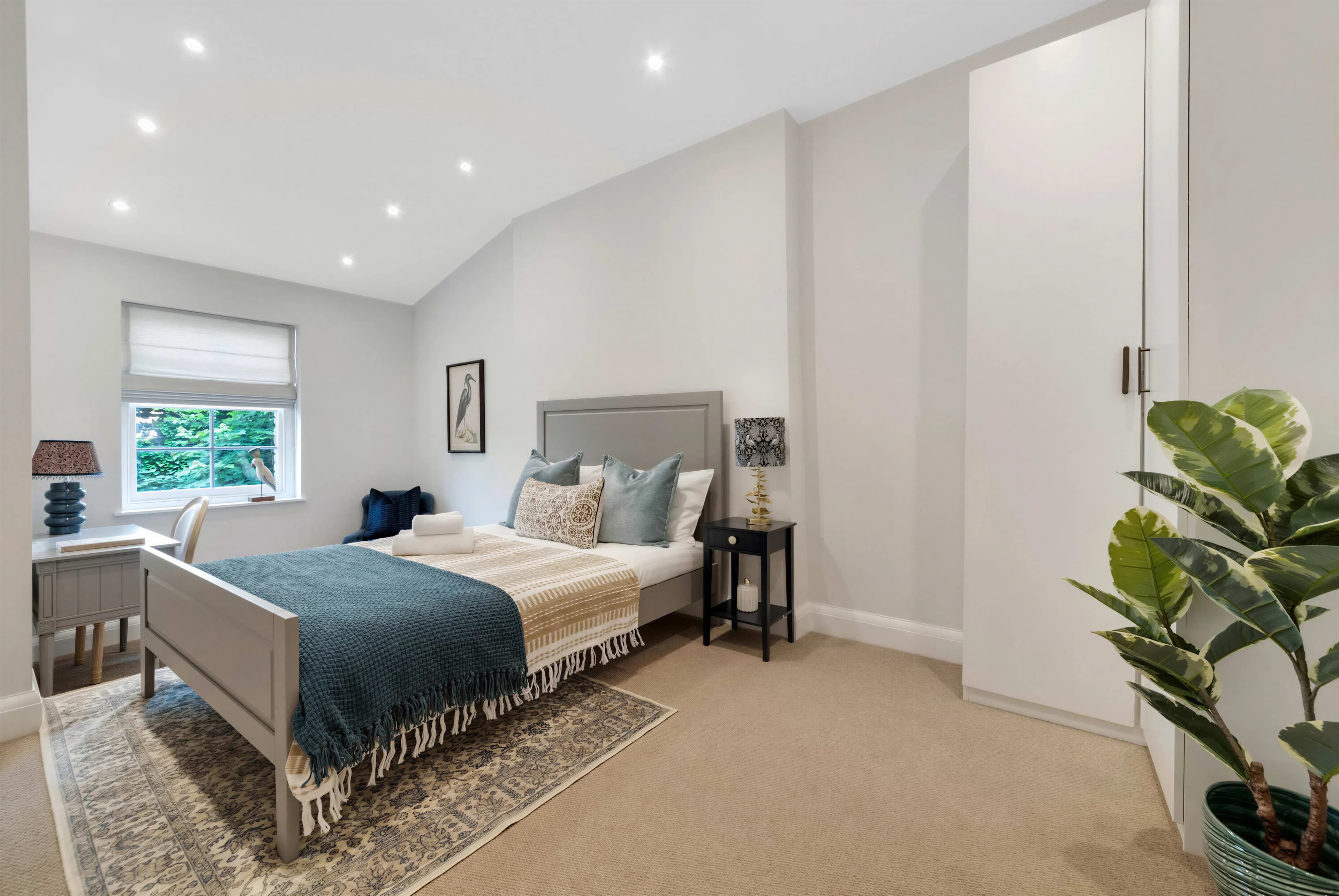 The Buckingham Estate  (HS390) — photo 16