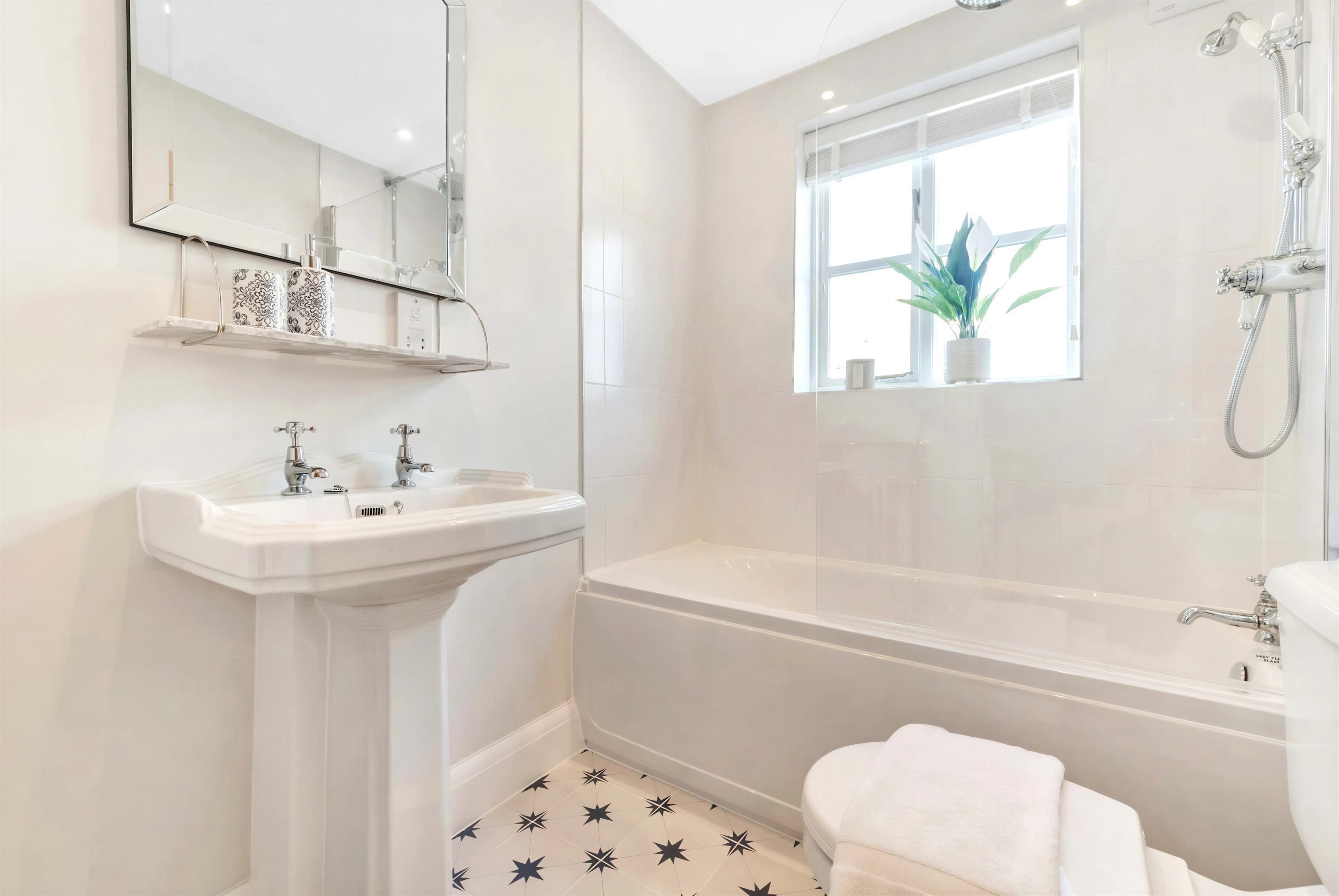 The Buckingham Estate  (HS390) — photo 28