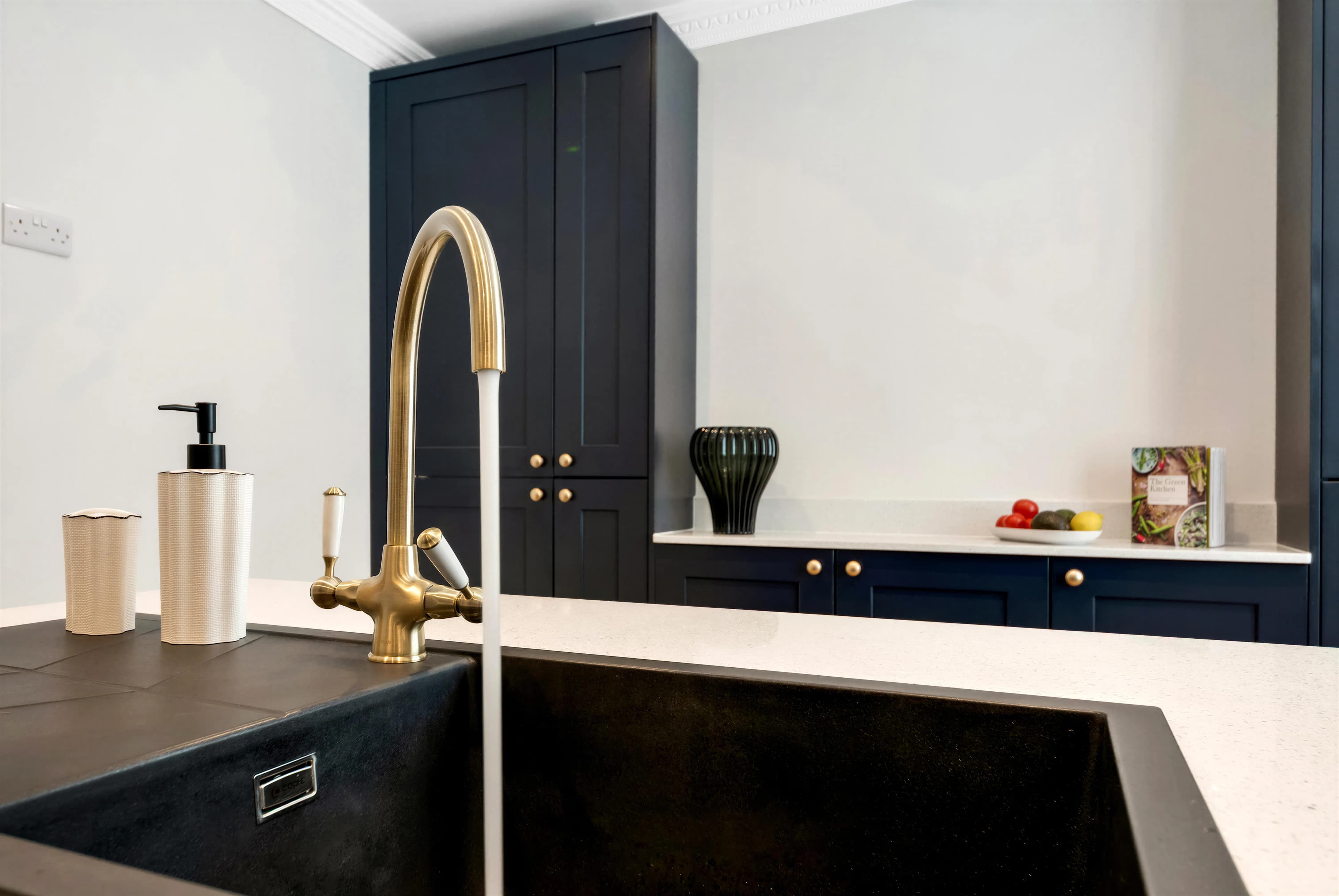 The Buckingham Estate  (HS390) — photo 33