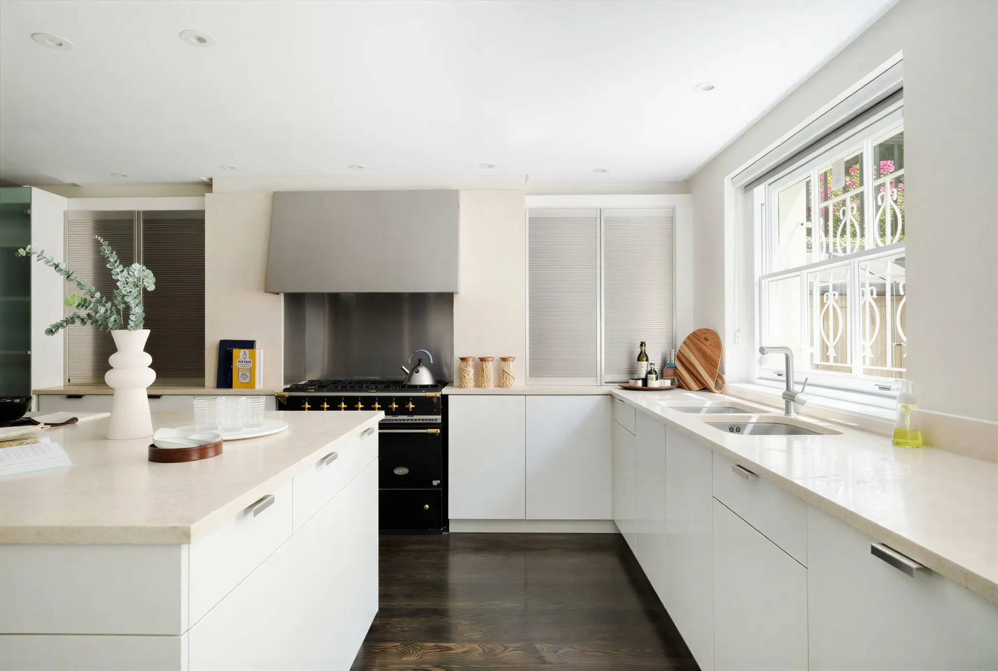 Queens Gate Estate (QGE283) — photo 9