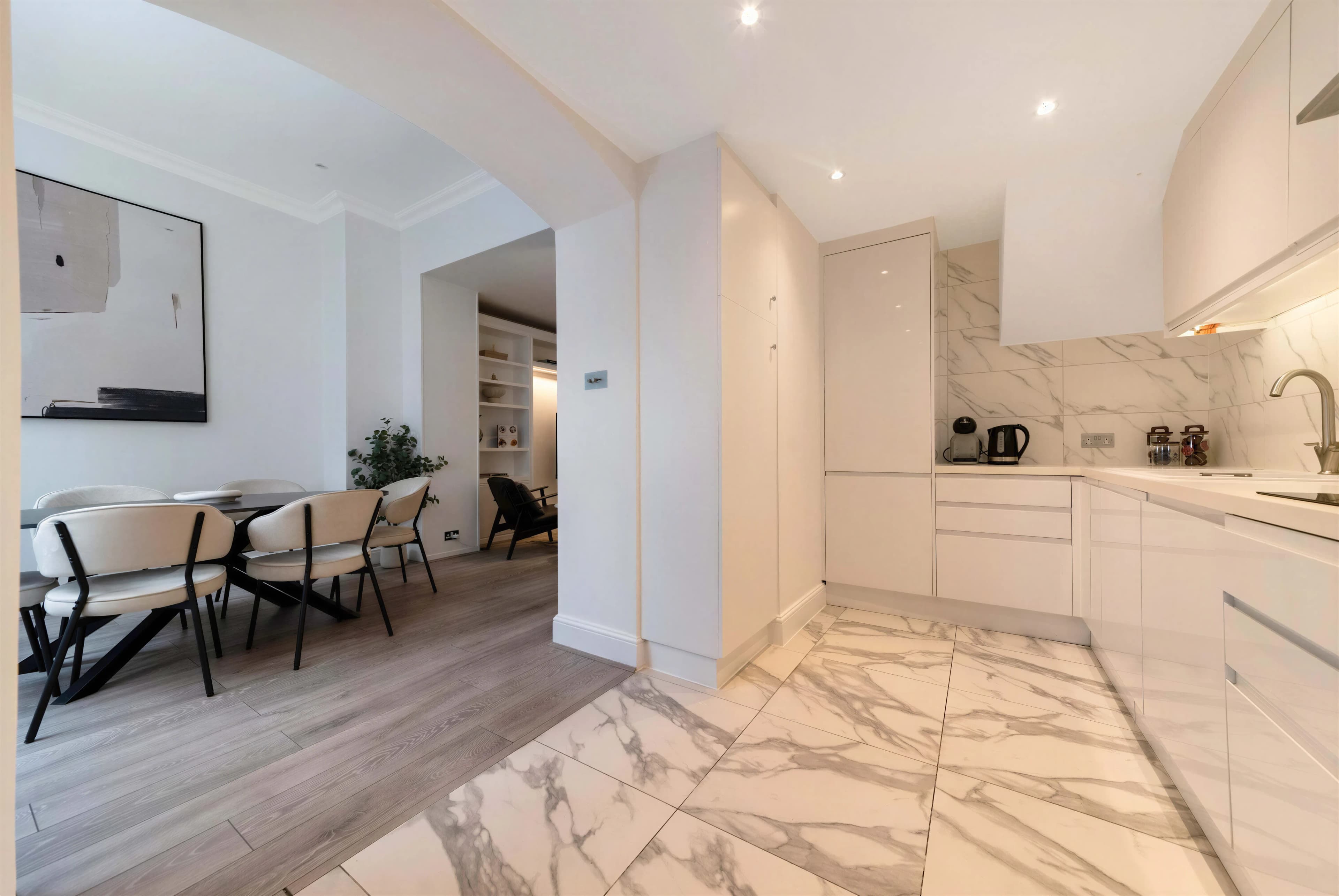 Roland Gardens (ROL382) — photo 13