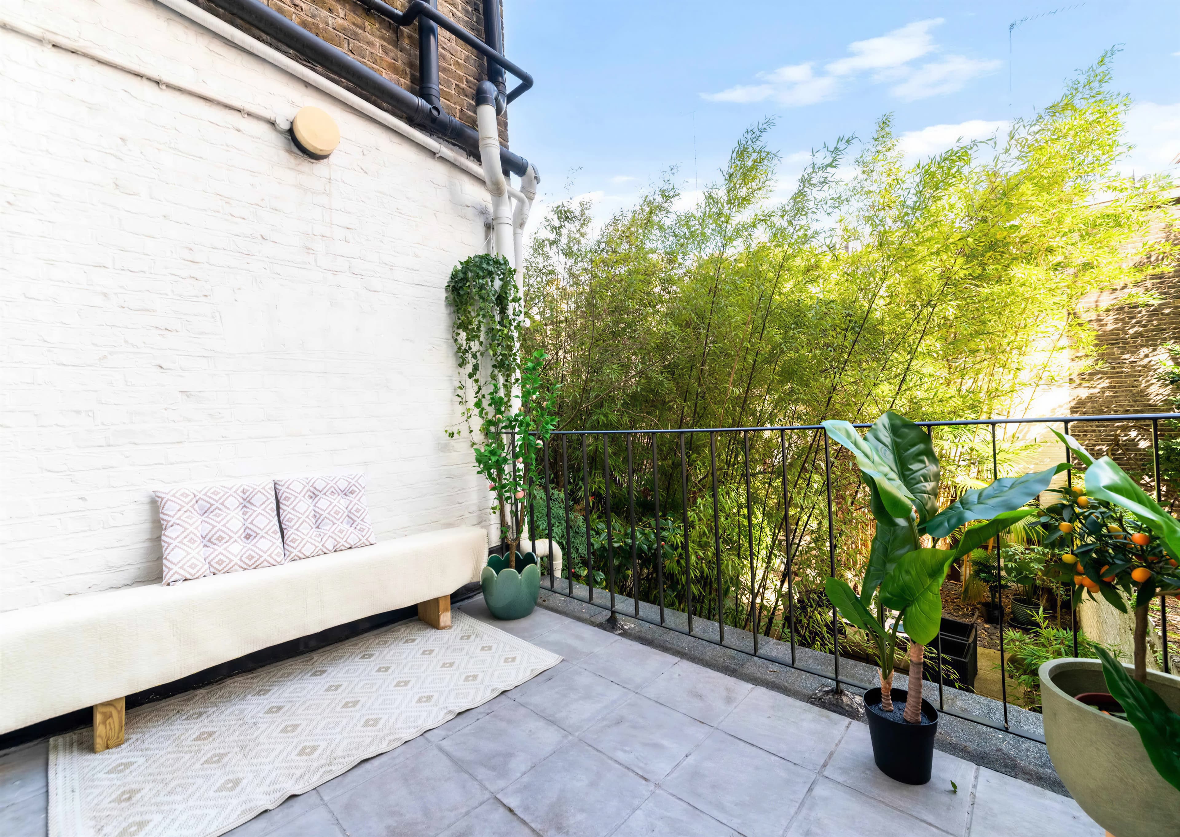 Roland Gardens (ROL382) — photo 16