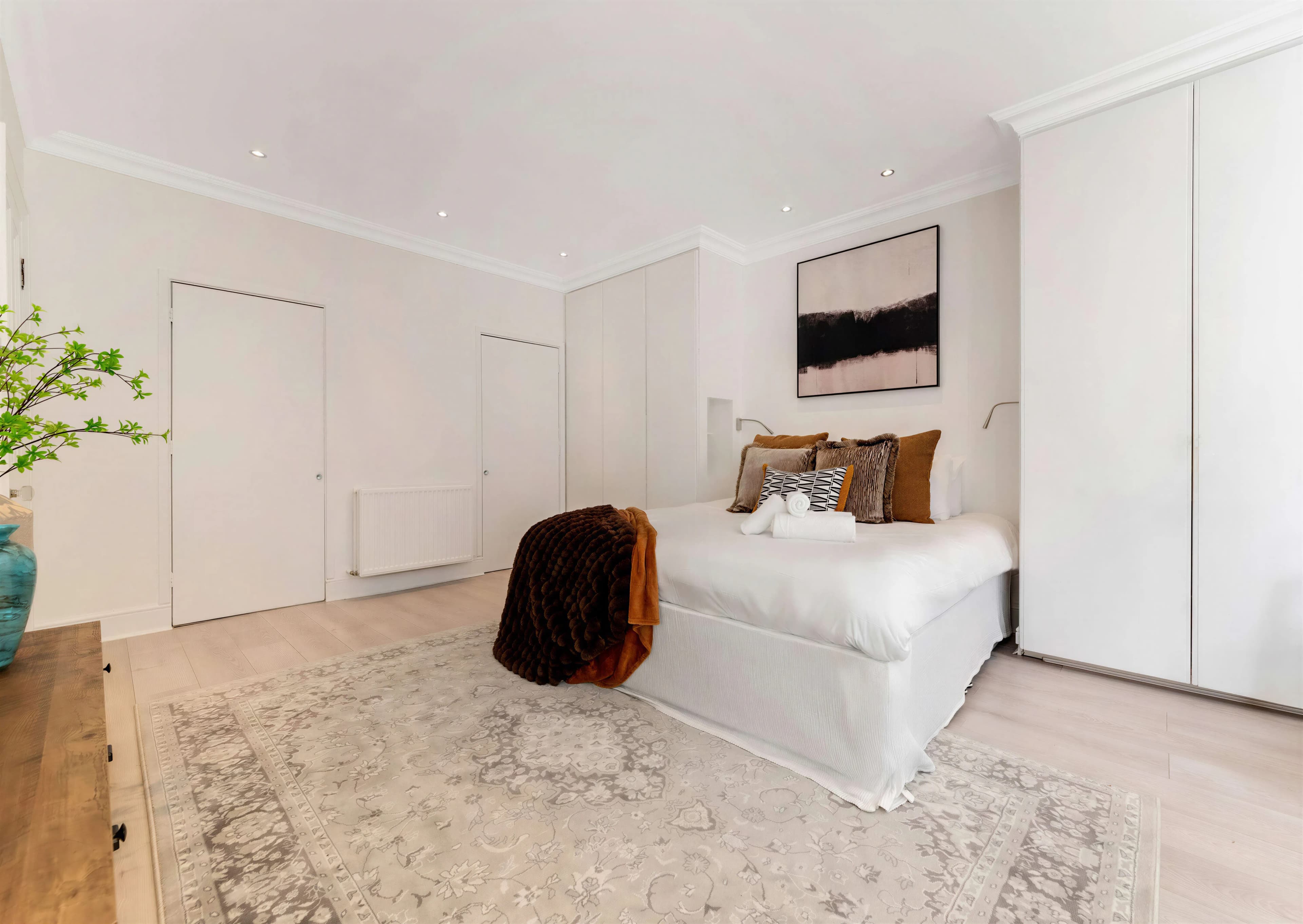 Roland Gardens (ROL382) — photo 22