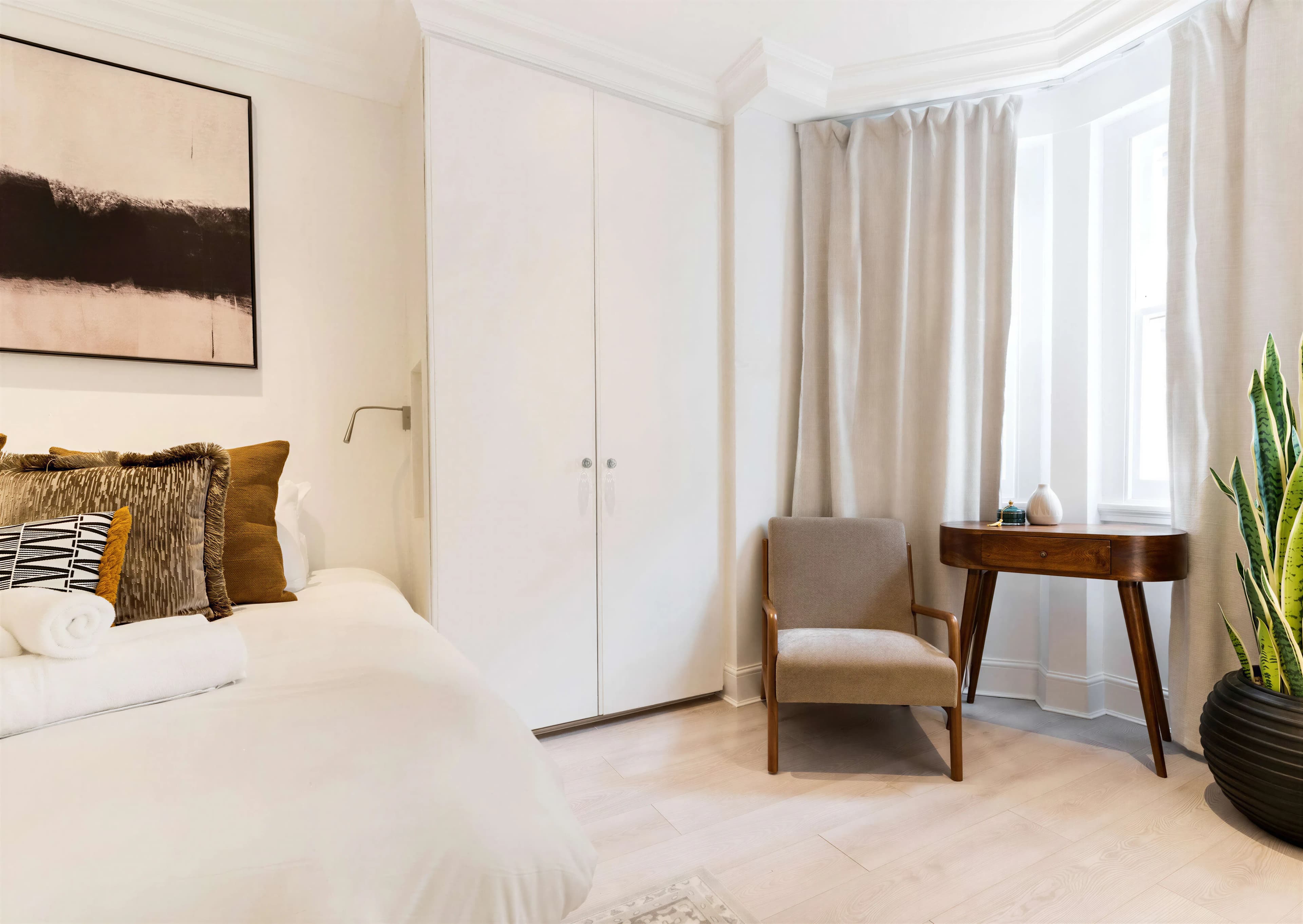 Roland Gardens (ROL382) — photo 23