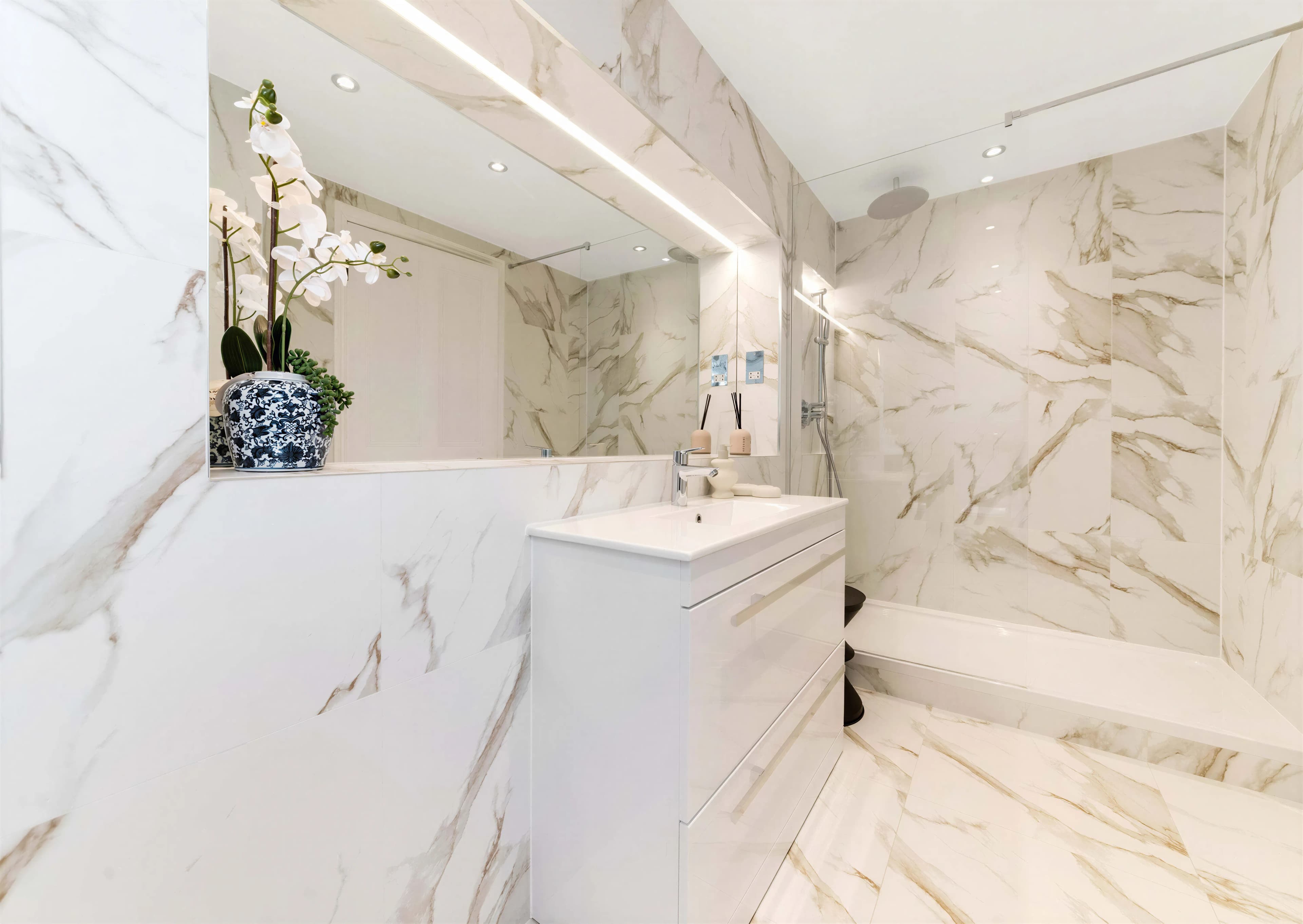 Roland Gardens (ROL382) — photo 27