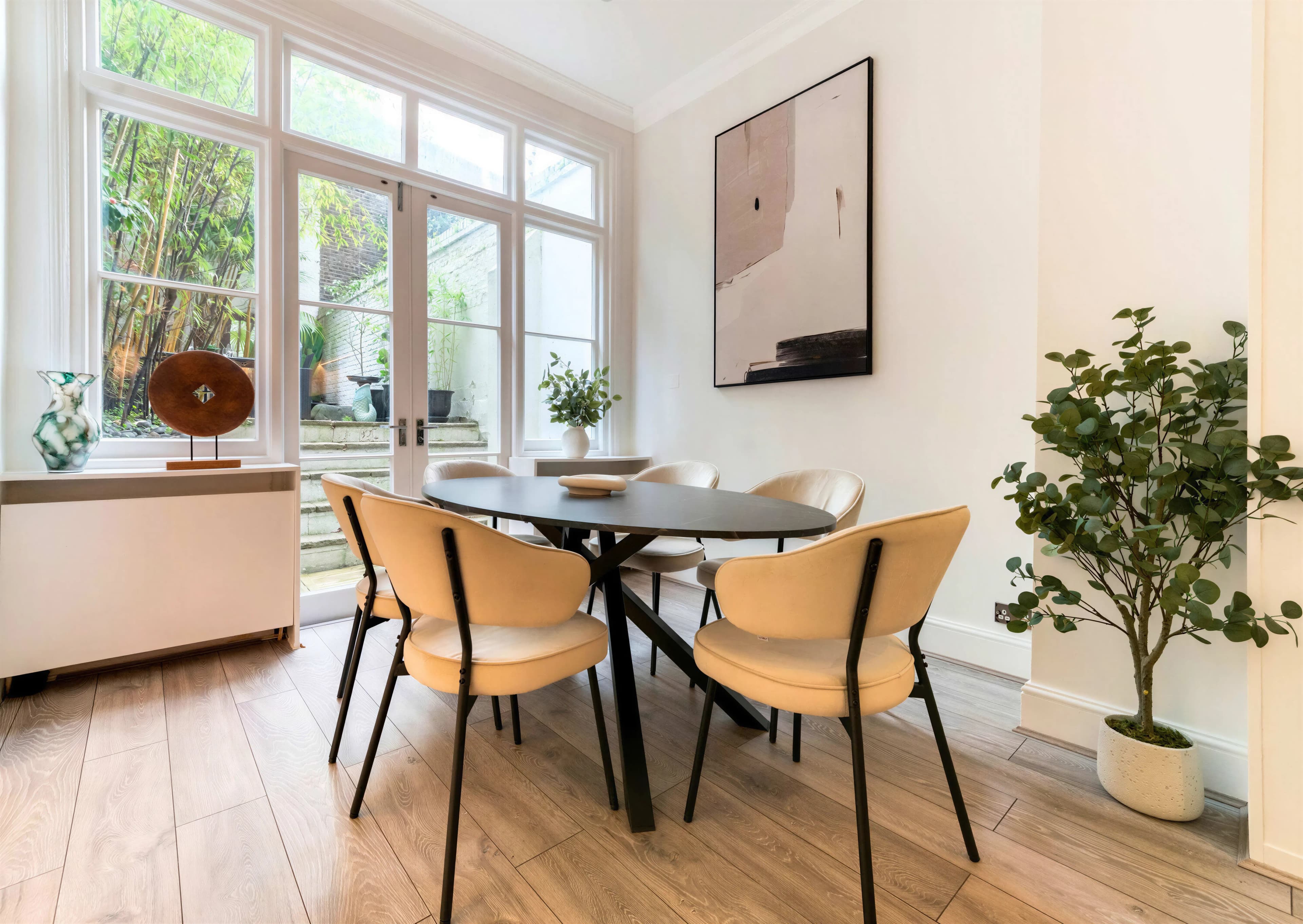 Roland Gardens (ROL382) — photo 29