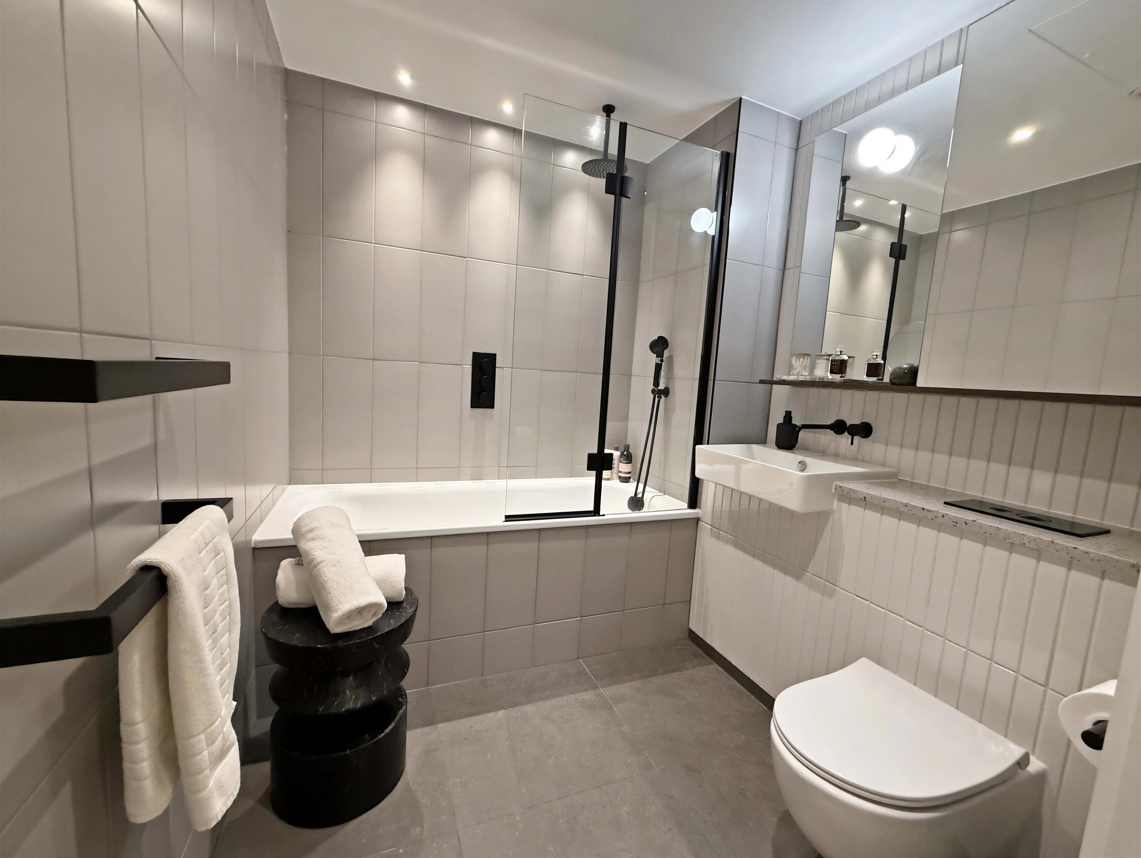 The Bloomsbury Suite II (DH392) — photo 20