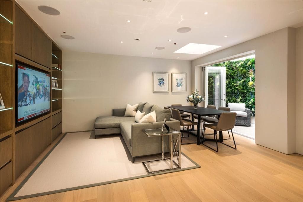 The Grosvenor Mews (TGM192)