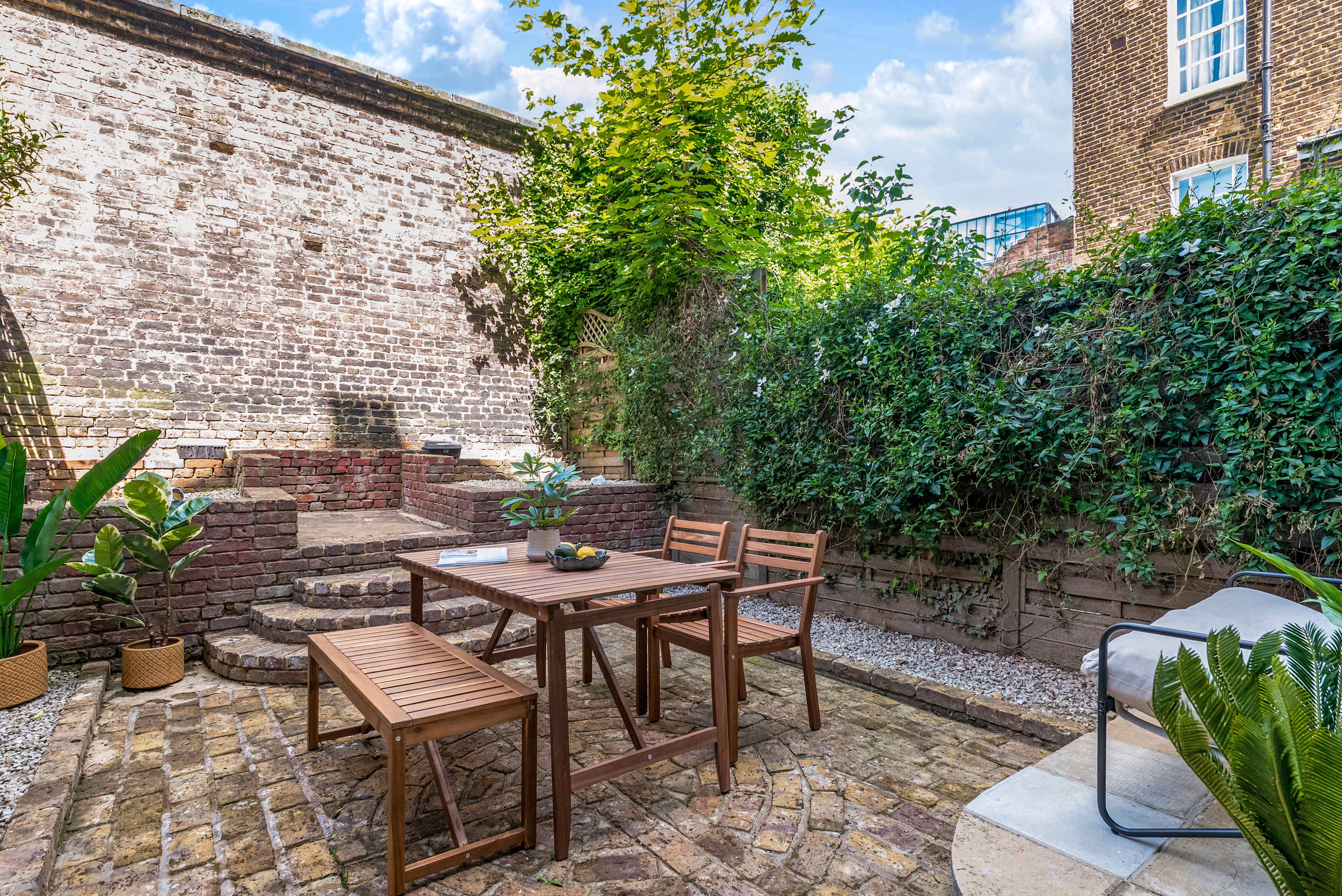 The Buckingham Estate (HS390) — photo 3